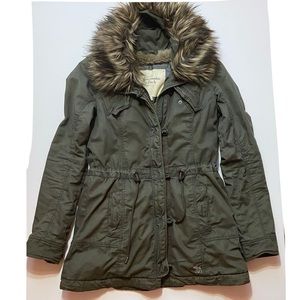 Abercrombie & Fitch Green faux fur Coat